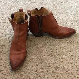 Frye Sacha Moro Shortie bootie